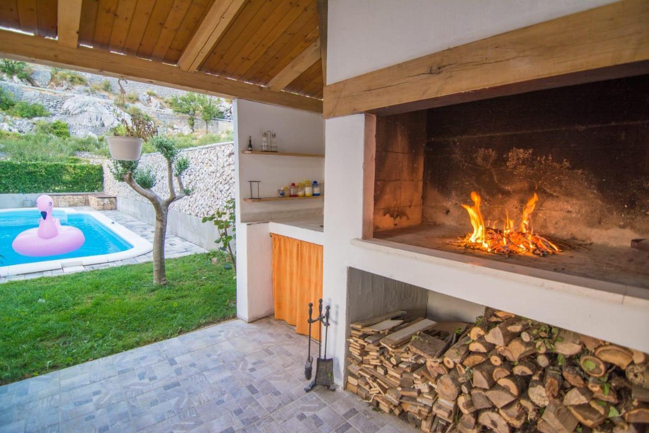 Village Holiday Apartman With Heated Pool Maslina Kostanje 외부 사진