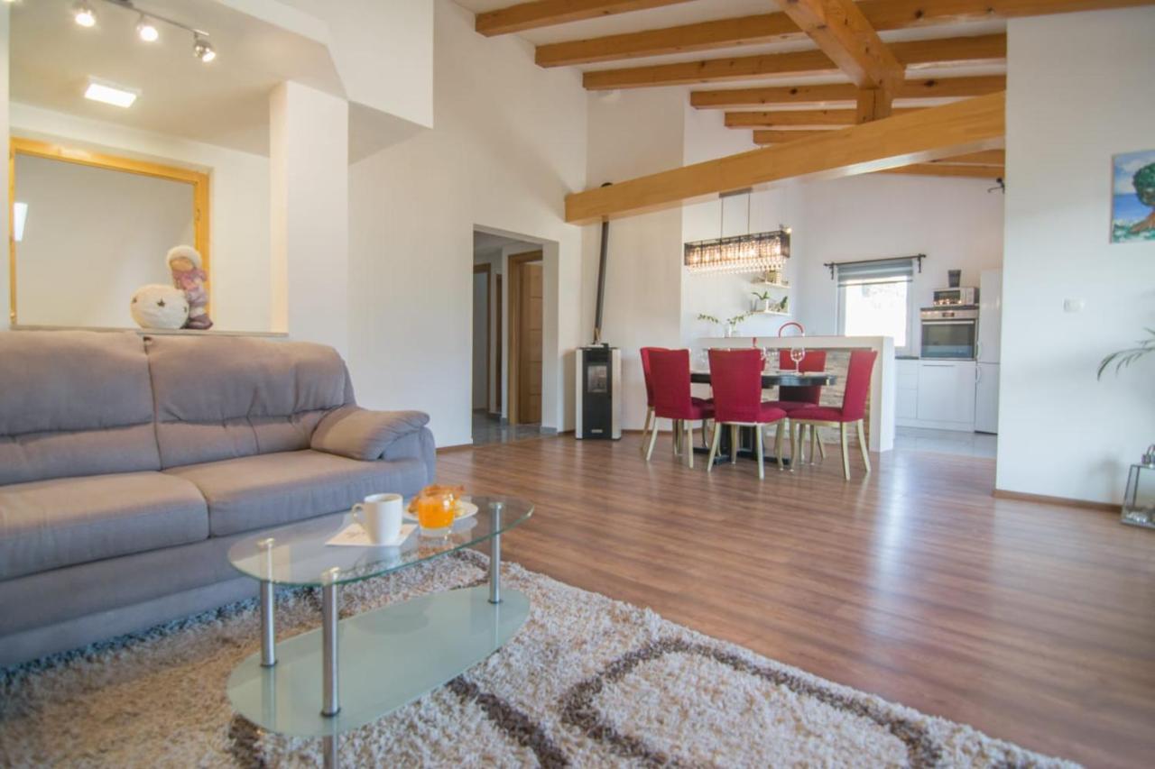 Village Holiday Apartman With Heated Pool Maslina Kostanje 외부 사진