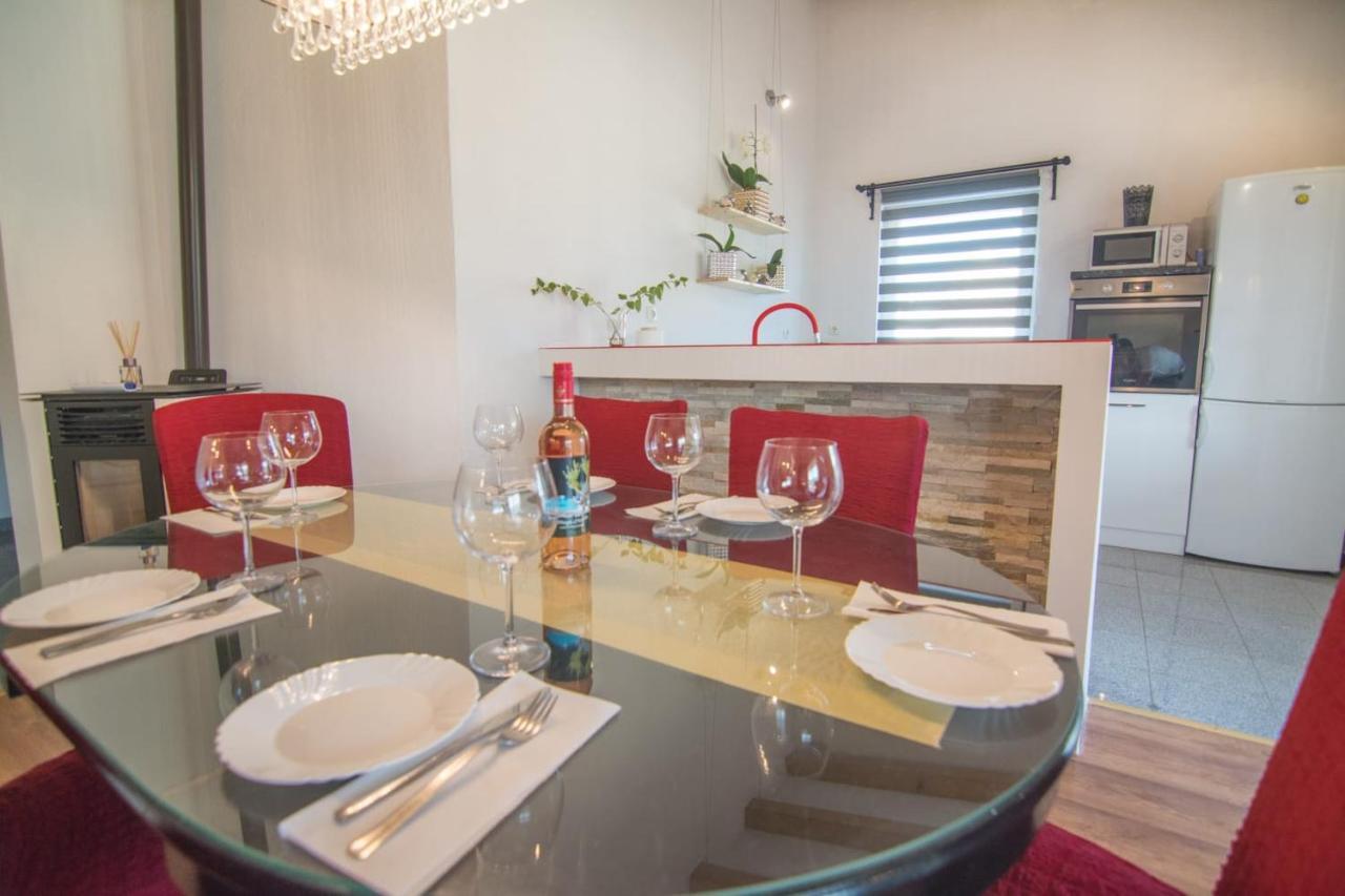 Village Holiday Apartman With Heated Pool Maslina Kostanje 외부 사진