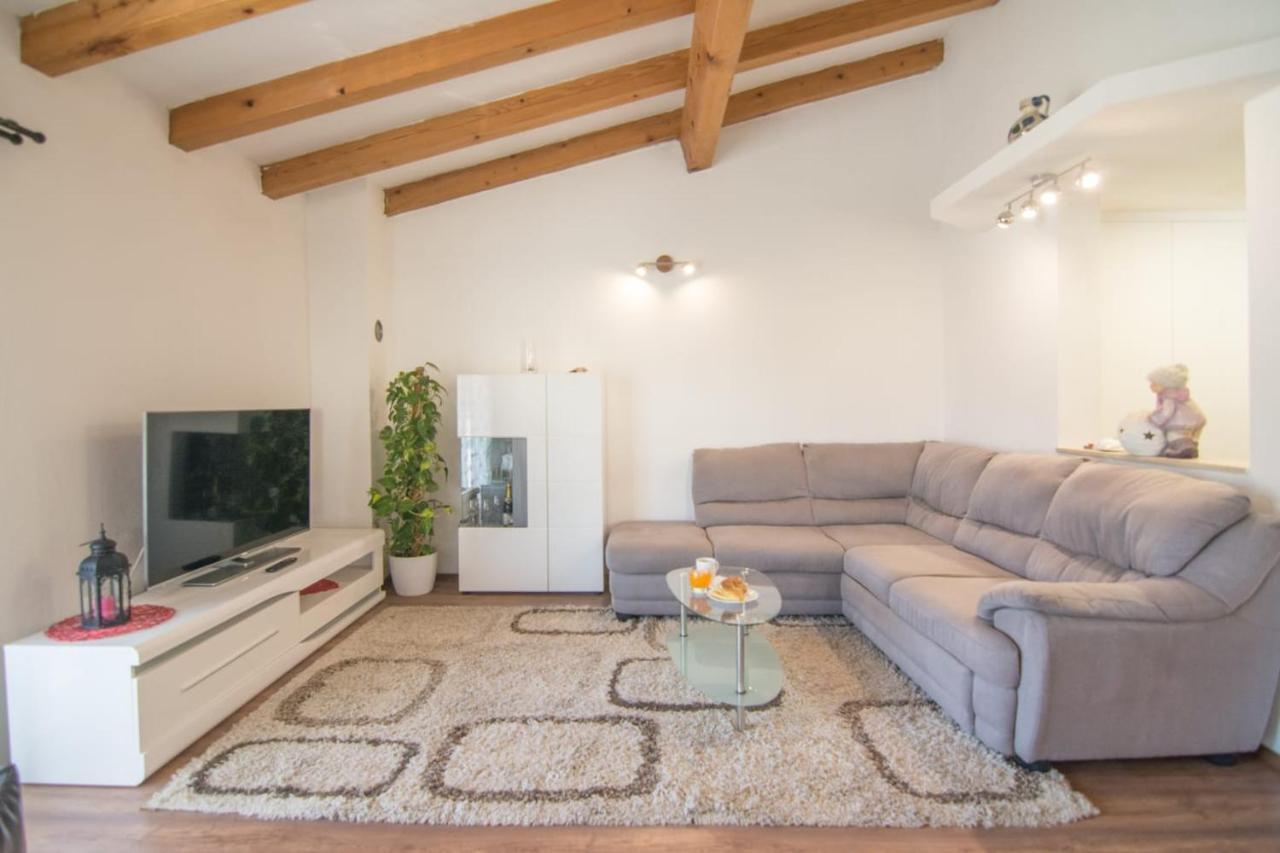 Village Holiday Apartman With Heated Pool Maslina Kostanje 외부 사진